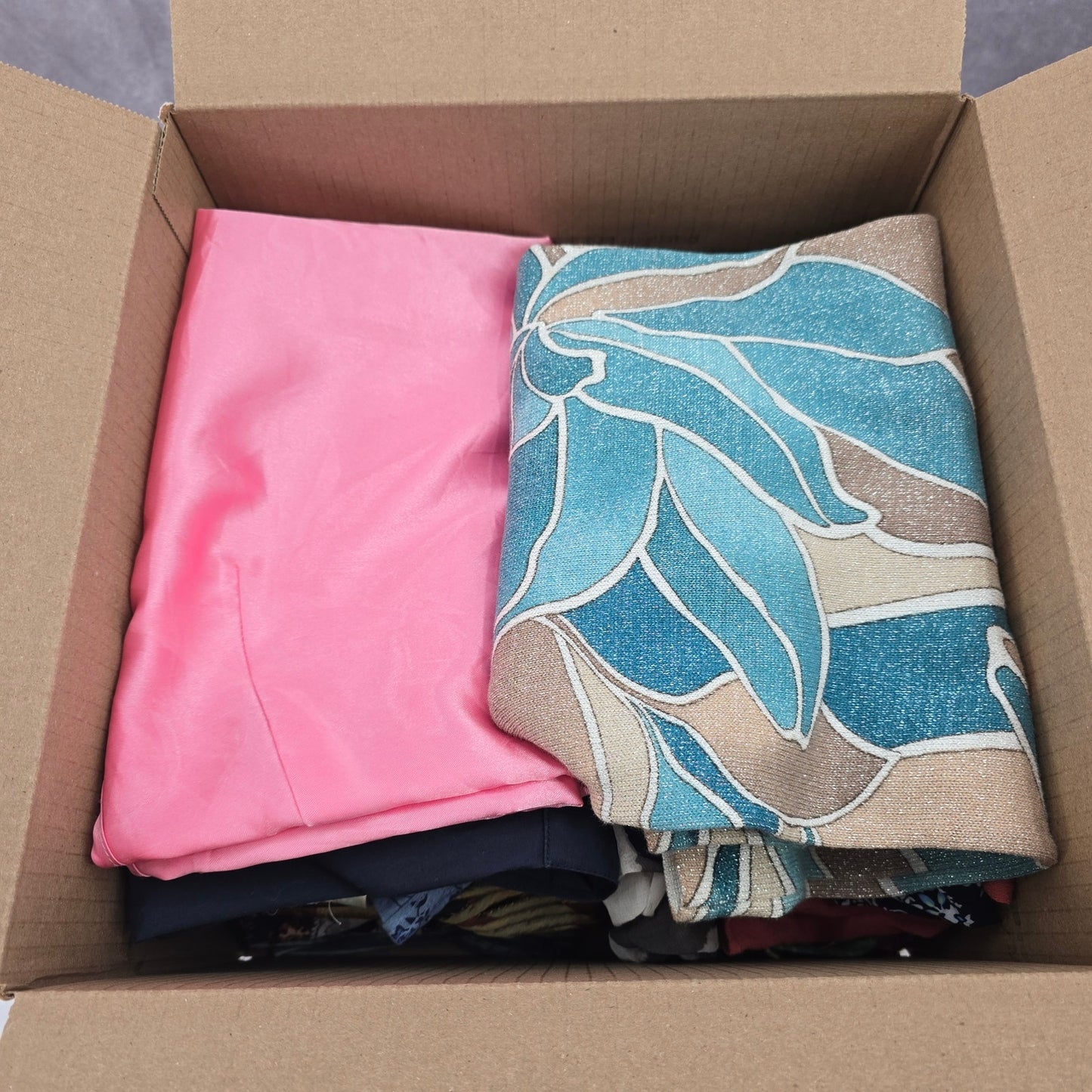 14 Womens Tops Sweaters Tanks Random Mixed Lot Bundle of 14 M Medium