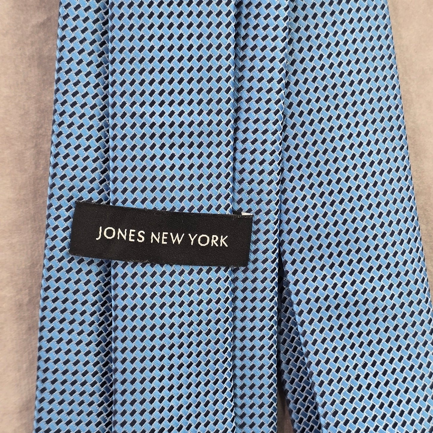 Jones New York Blue Silver Geometric Stripe 100% Polyester Men's Neck Tie NWOT
