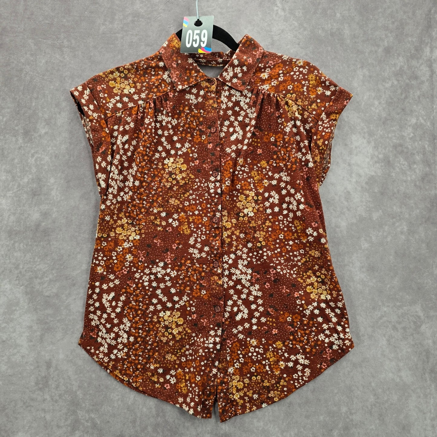 059. No Boundaries Brown Floral Crisscross Short Sleeve Button Down Top Small