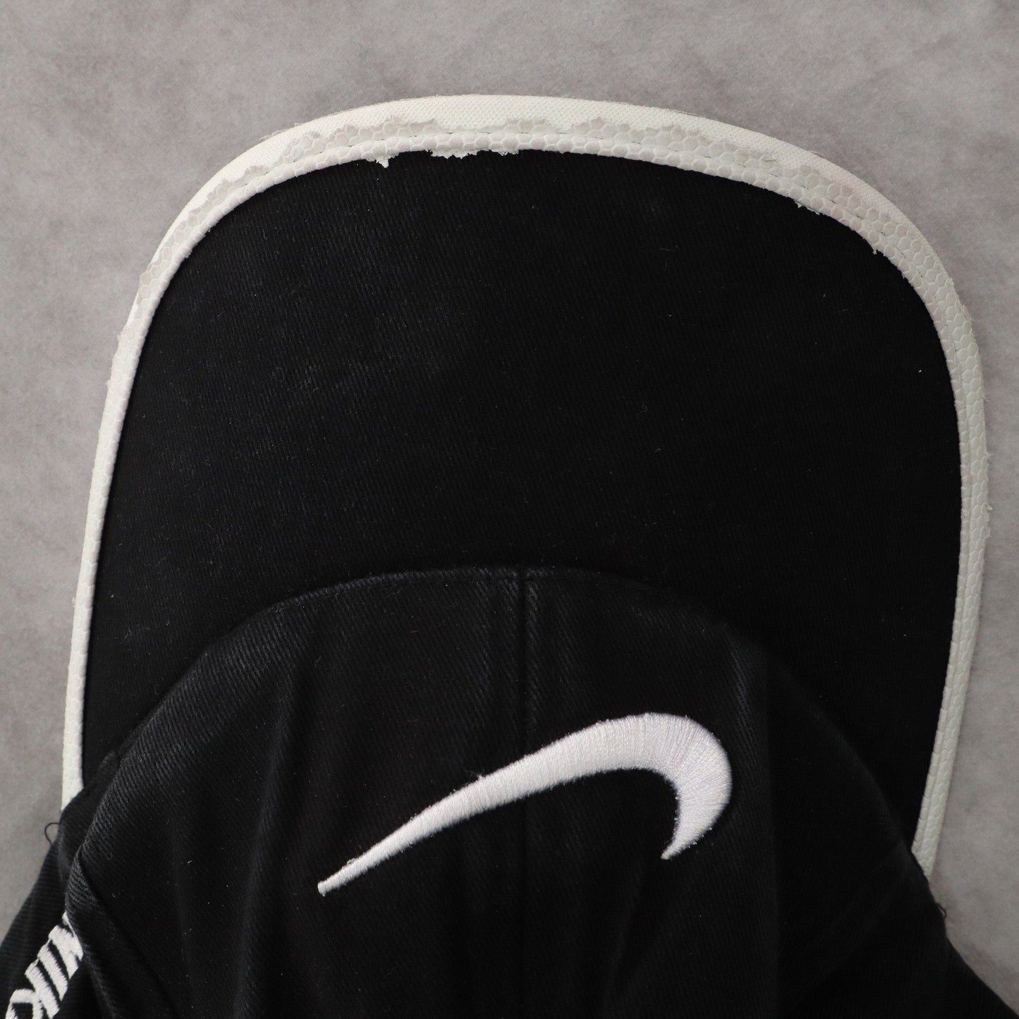 Nike Black White Raw Logo Cloth Strap Athletic Golf Baseball Cap Hat Small