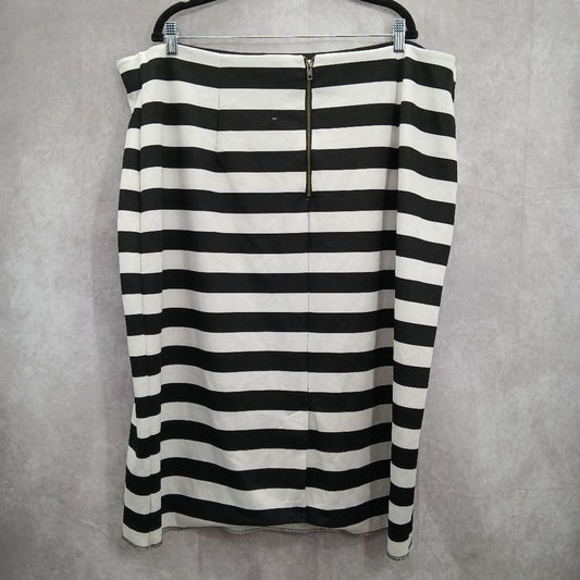 Worthington Woman Black White Stripe Skirt Plus Knee Length Size 26W 3XL
