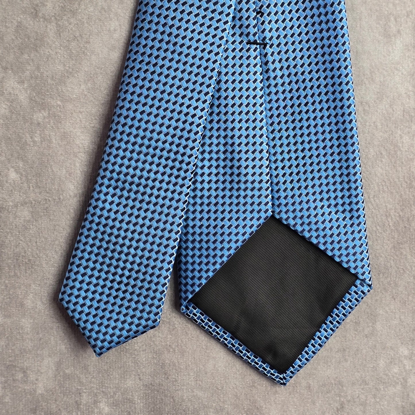 Jones New York Blue Silver Geometric Stripe 100% Polyester Men's Neck Tie NWOT