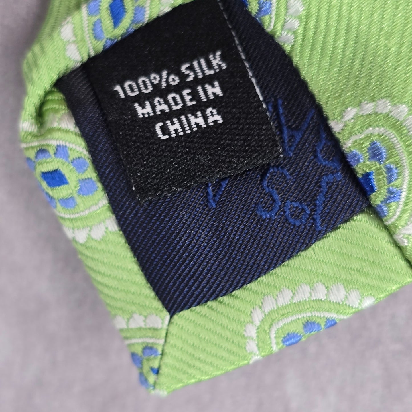 Jos. A. Bank Green Traveler 100% Silk Stain Executive Resistant Men's Neck Tie