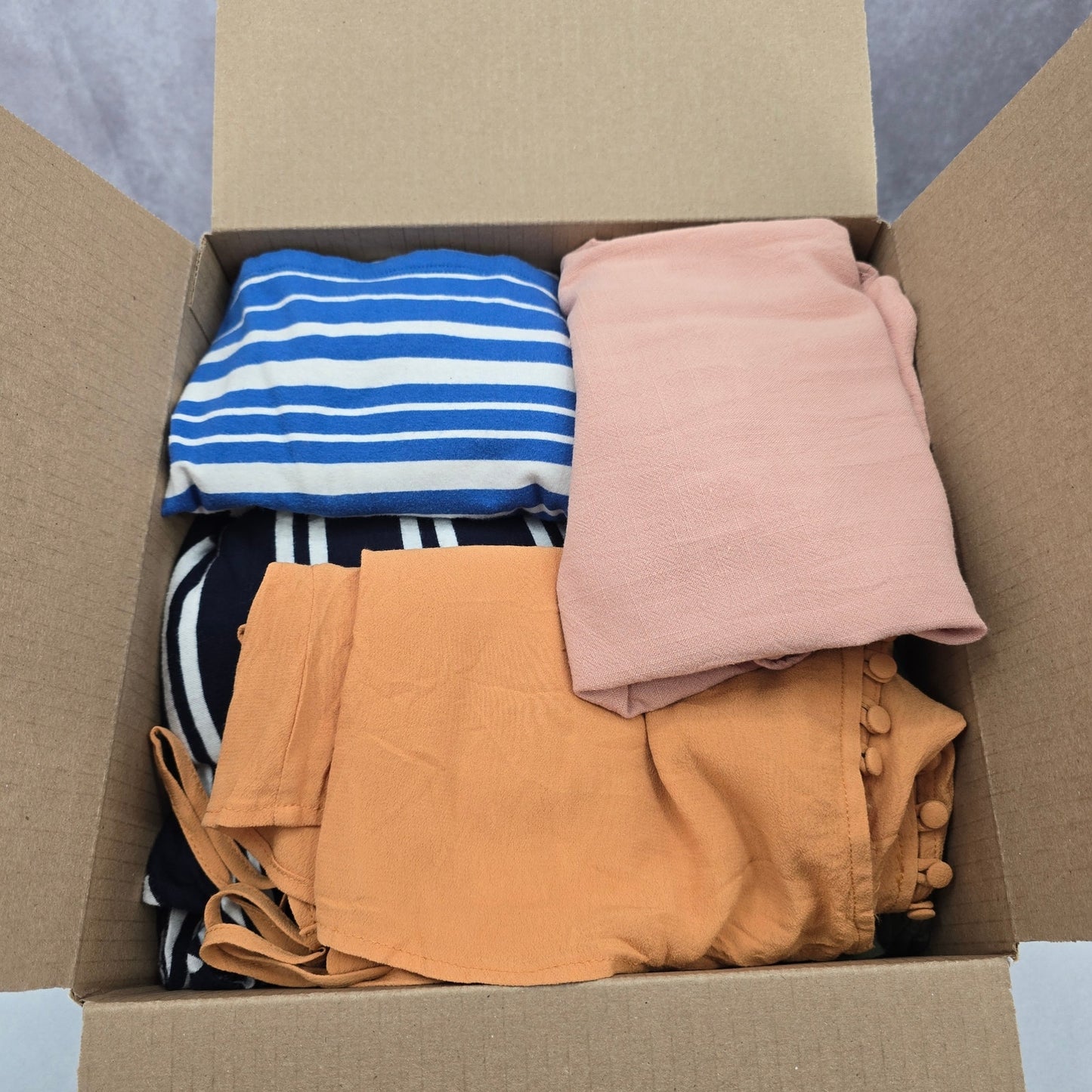 22 Womens Tops Sweaters Tanks Random Mixed Lot Bundle of 22 M Medium