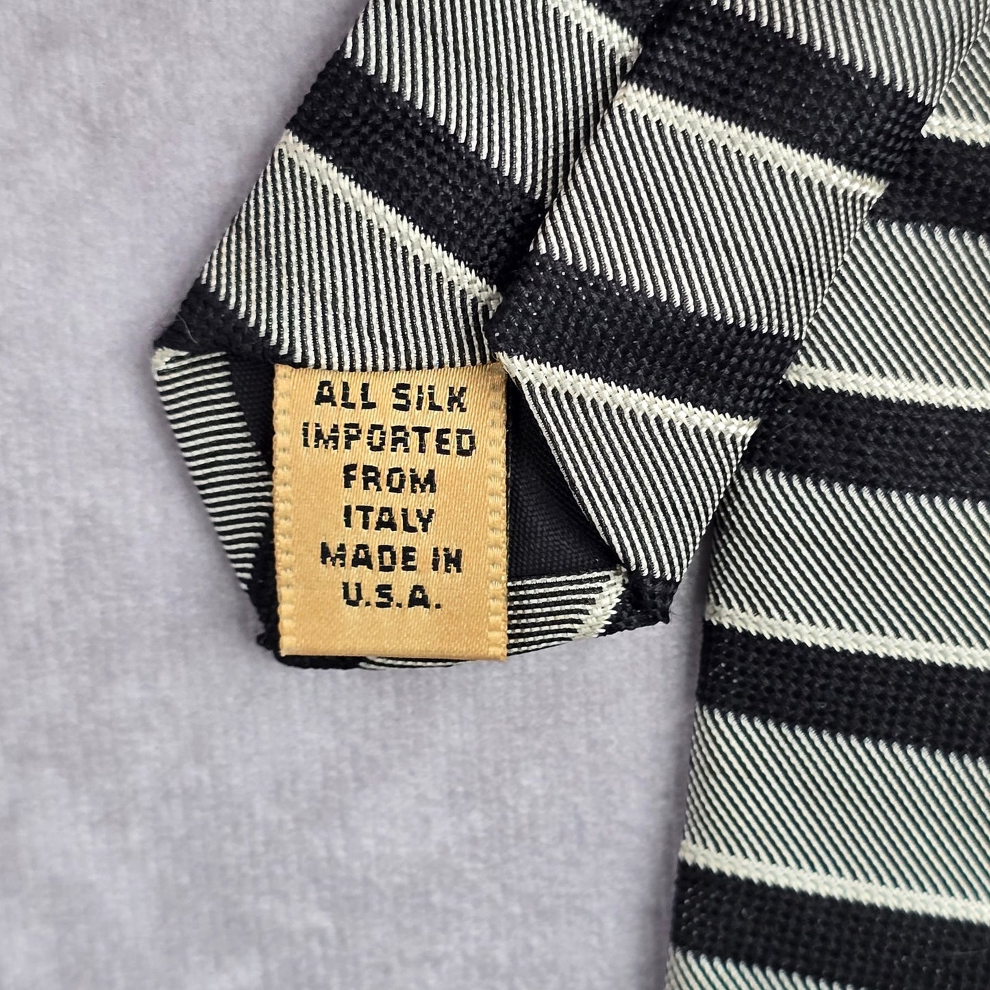 Donna Karan Signature Black Gray Silver Stripe Silk Italy Men's Neck Tie NWOT