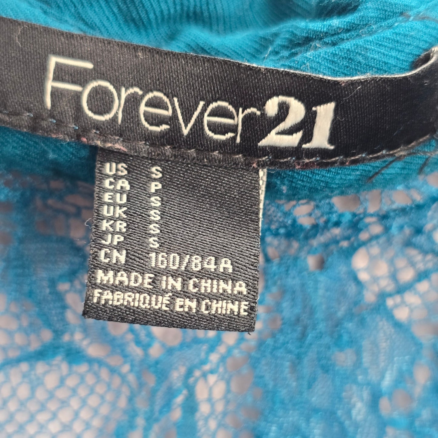 052. Forever 21 Green Lace Button Down Long Sleeve Top Small