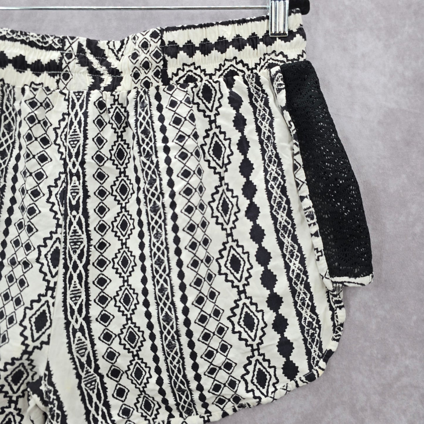 O'Rageous Black White Lace Stretch Boho Pattern Bottoms Pants Shorts Plus XL