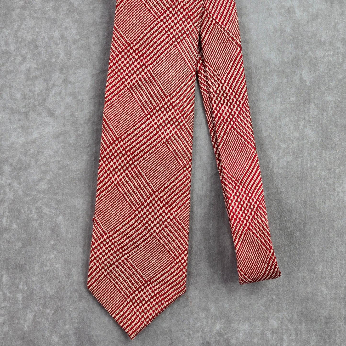 Chaps Red White Stripe Executive Geometric Plaid Tartan 100% Silk Men's Neck Tie