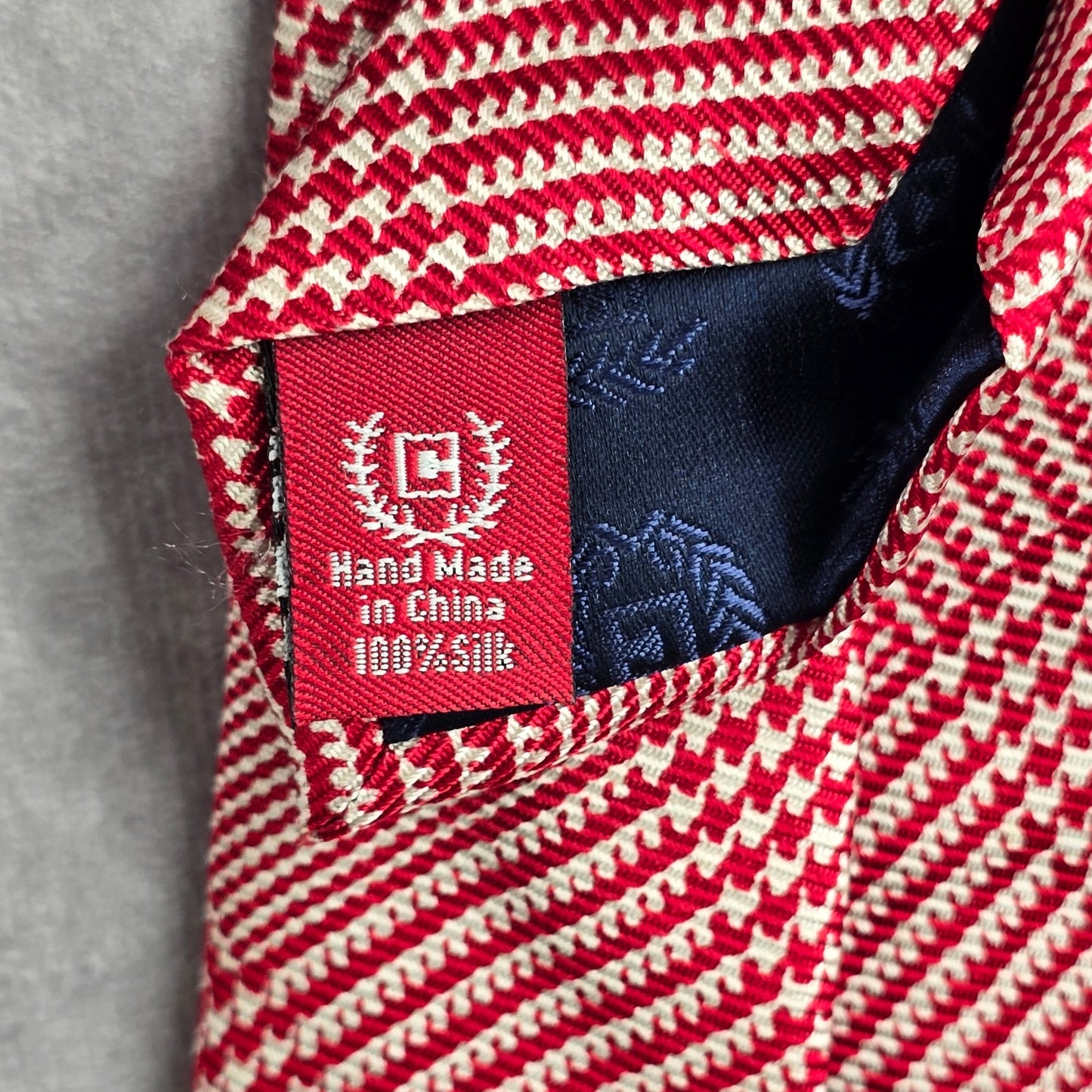 Chaps Red White Stripe Executive Geometric Plaid Tartan 100% Silk Men's Neck Tie