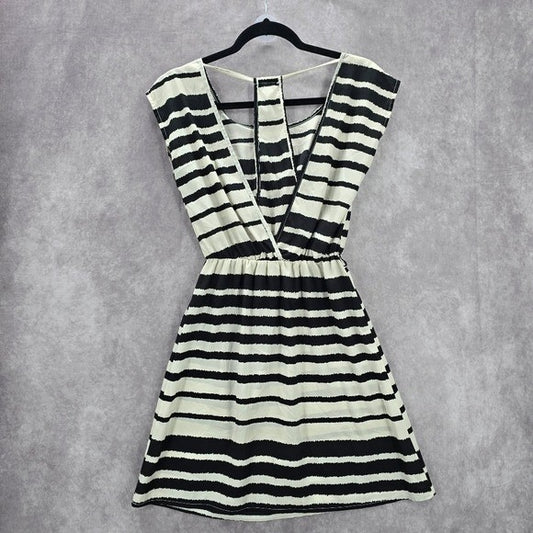 Charlotte Russe Striped Black White Cutout Short Flare Dress Extra Small XS