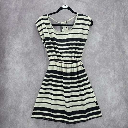 Charlotte Russe Striped Black White Cutout Short Flare Dress Extra Small XS