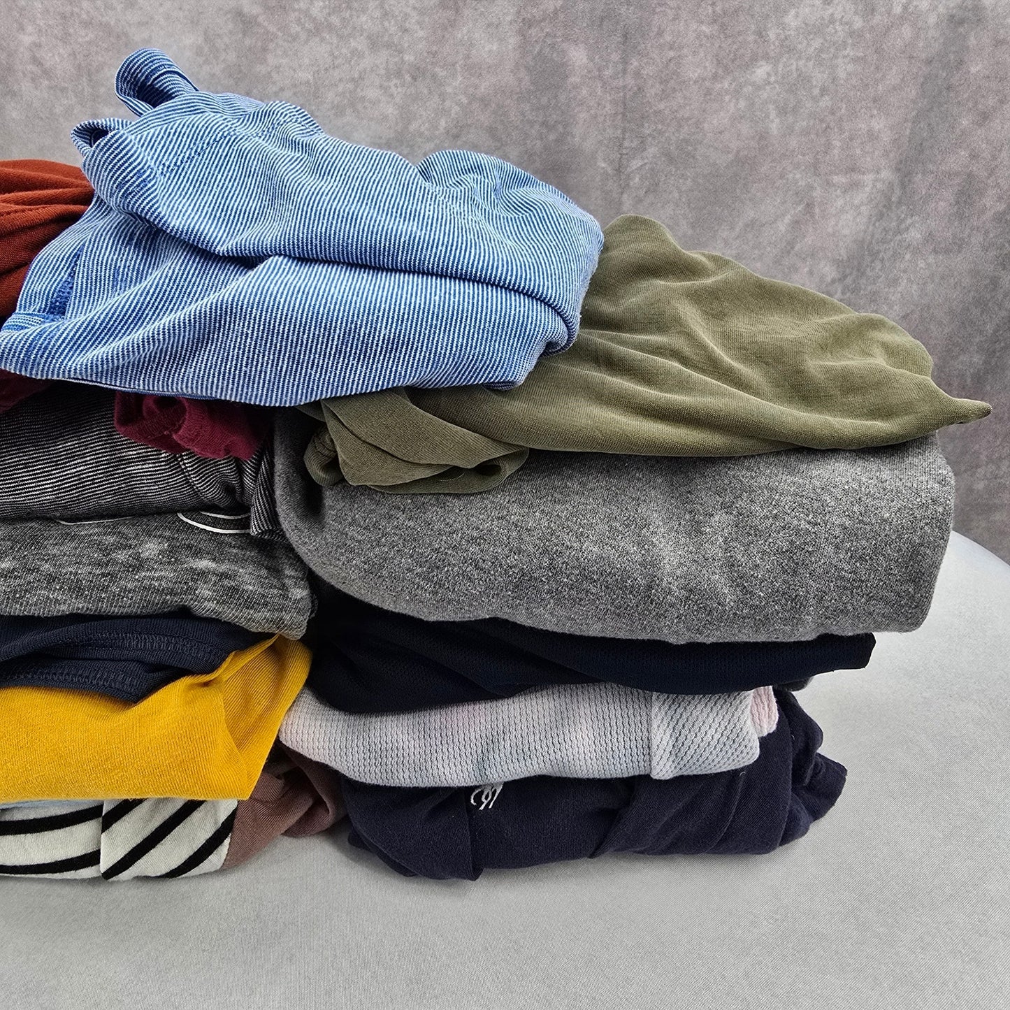 14 Womens Tops Sweaters Tanks Random Mixed Lot Bundle of 14 M Medium