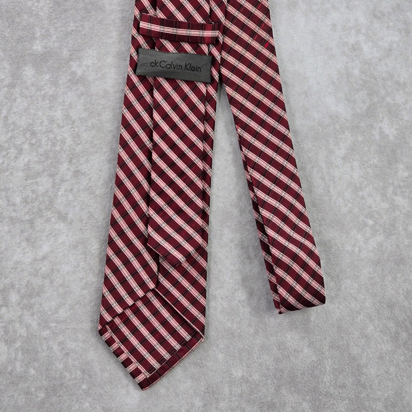 Calvin Klein Red White Stripe Silk Executive Corporate Valentines Neck Tie Men's