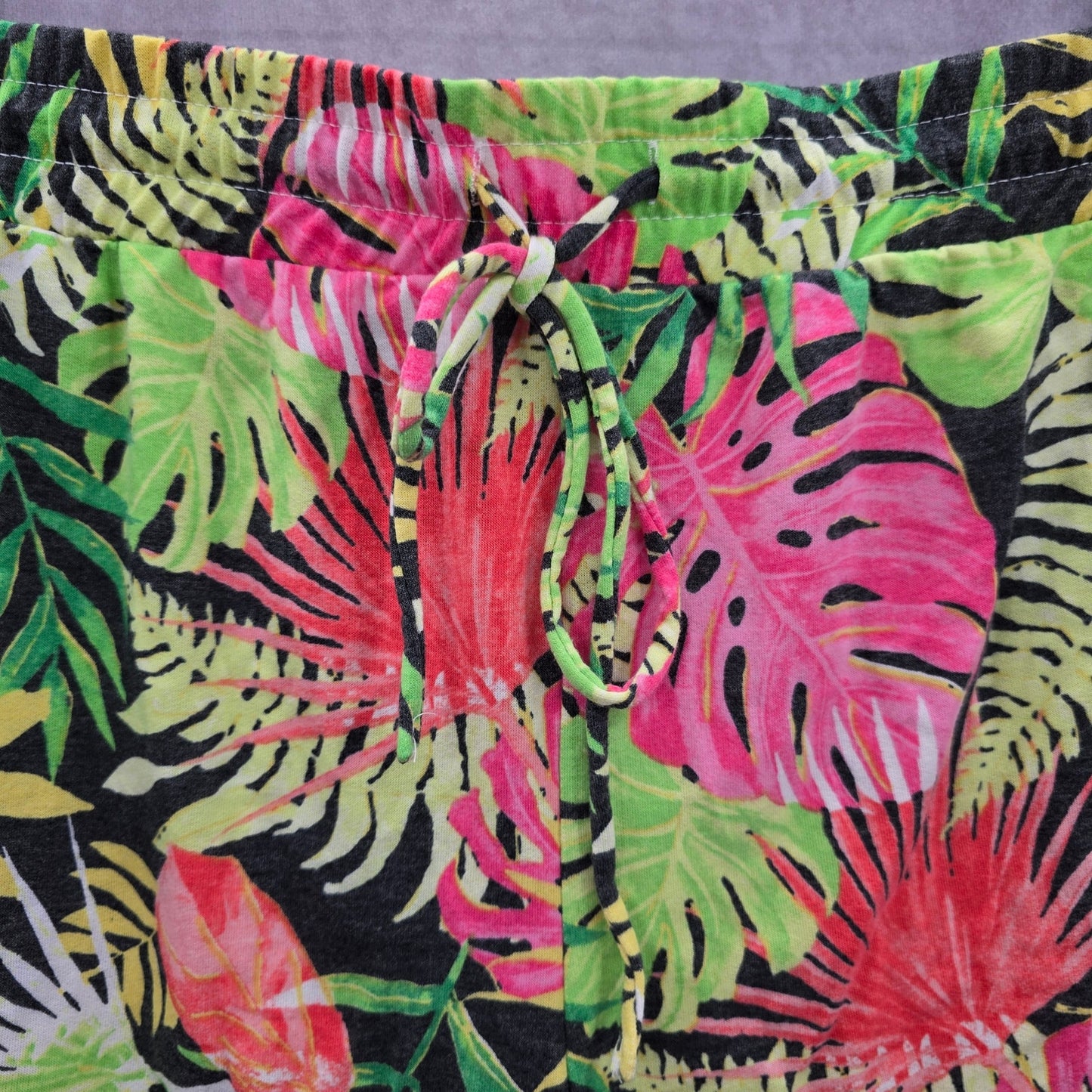 LA Threads Green Tropical Floral Stretch Bottoms Pants Shorts Large