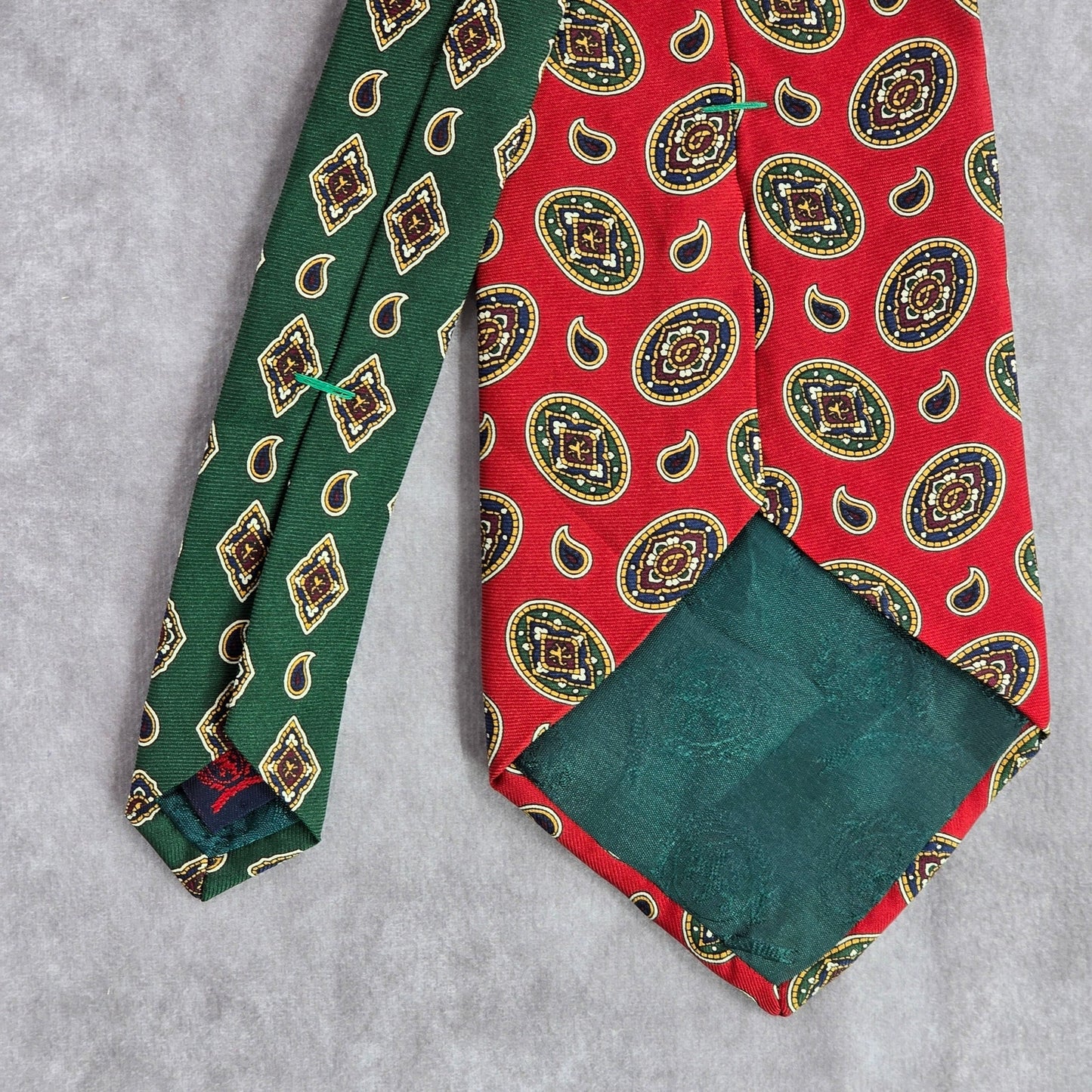 Tommy Hilfiger Red Green Floral Paisley Executive Italian Silk Neck Tie