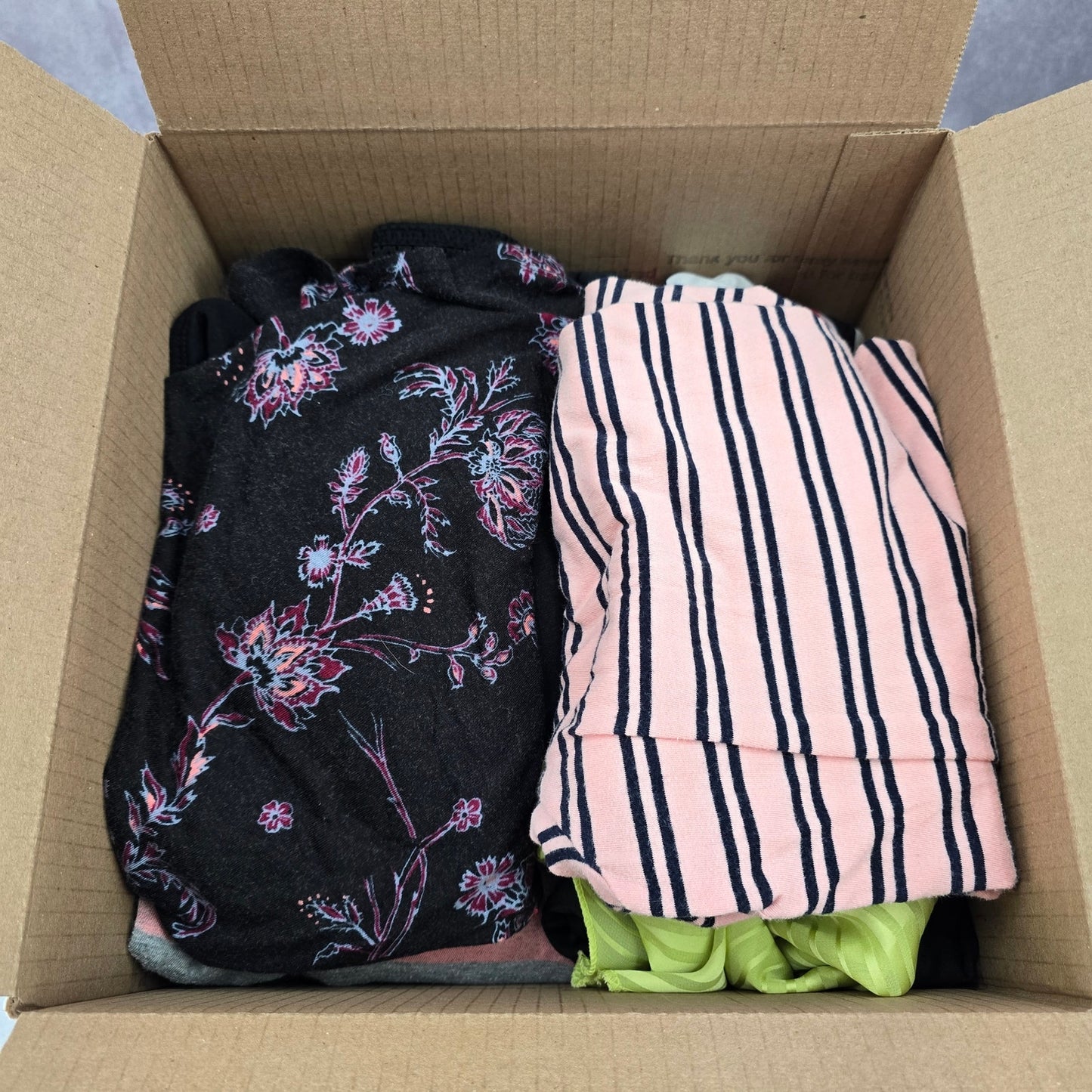 12 Womens Tops Sweaters Tanks Random Mixed Lot Bundle of 12 M Medium