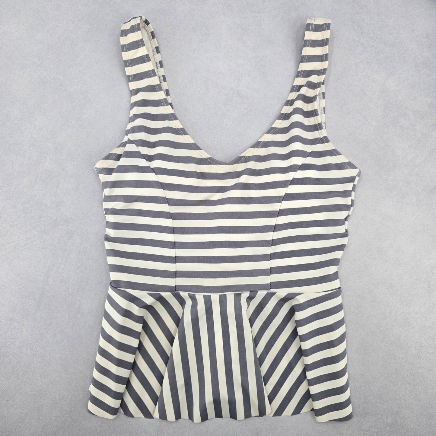 Cupshe Gray White Stripes Tankini Swimwear Crop Padded Top Beach XS Extra Small