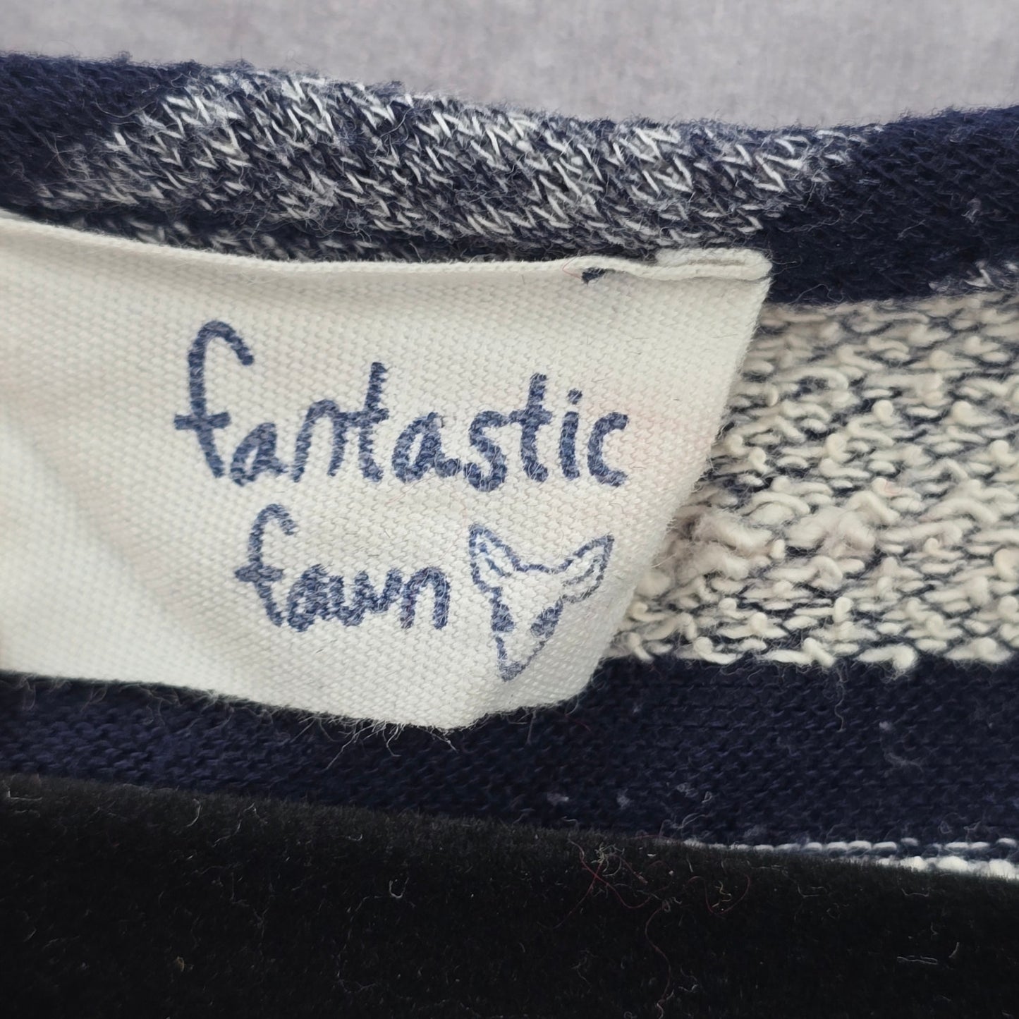 058. Fantastic Fawn Blue Gray Stripe Long Sleeve Sweater Top Small