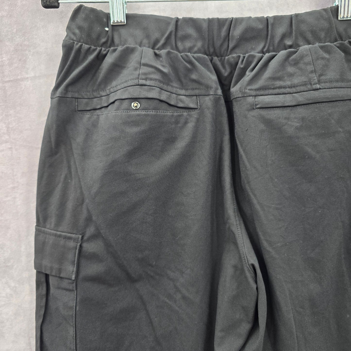 Old Navy Black Flat Front Cargo Active Bottoms Pants Shorts Small