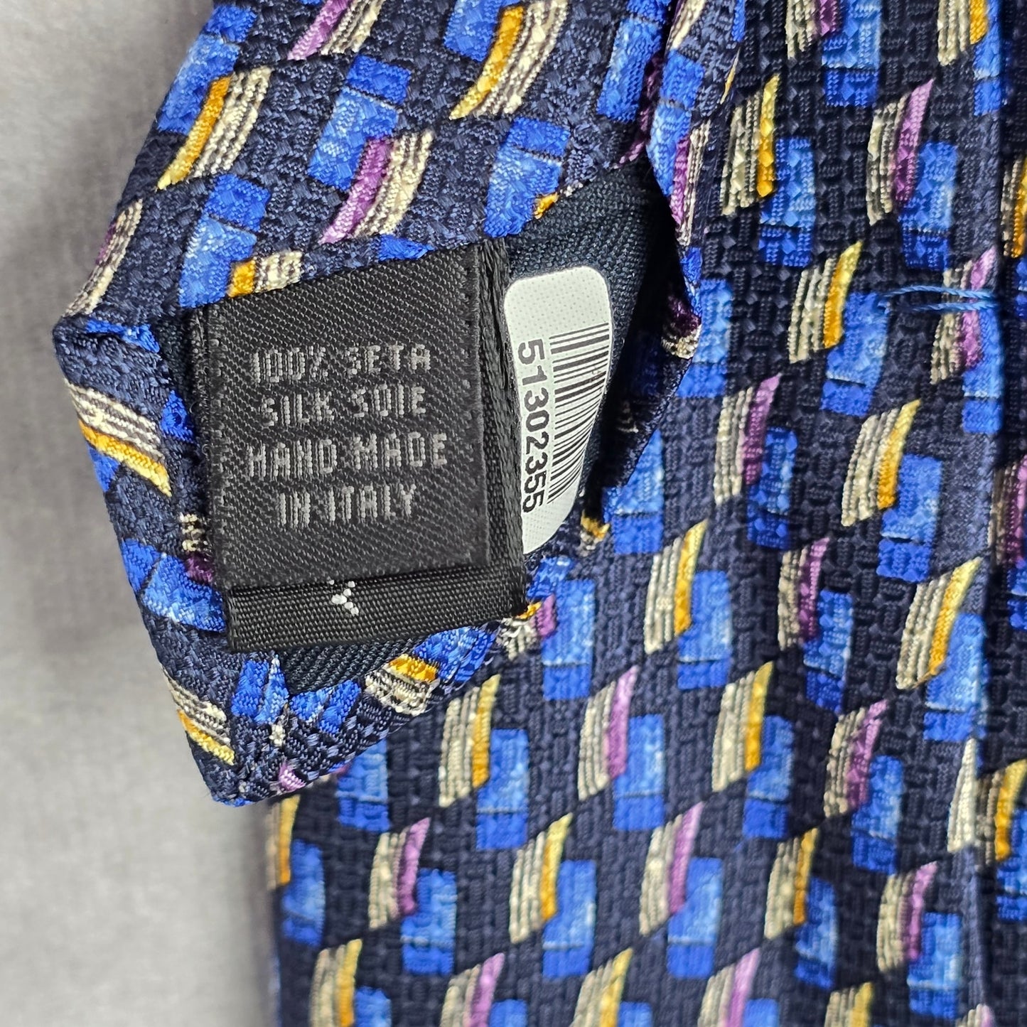 Barneys New York Blue Yellow Geometric Repp 100% Silk Italy Men's Neck Tie NWOT