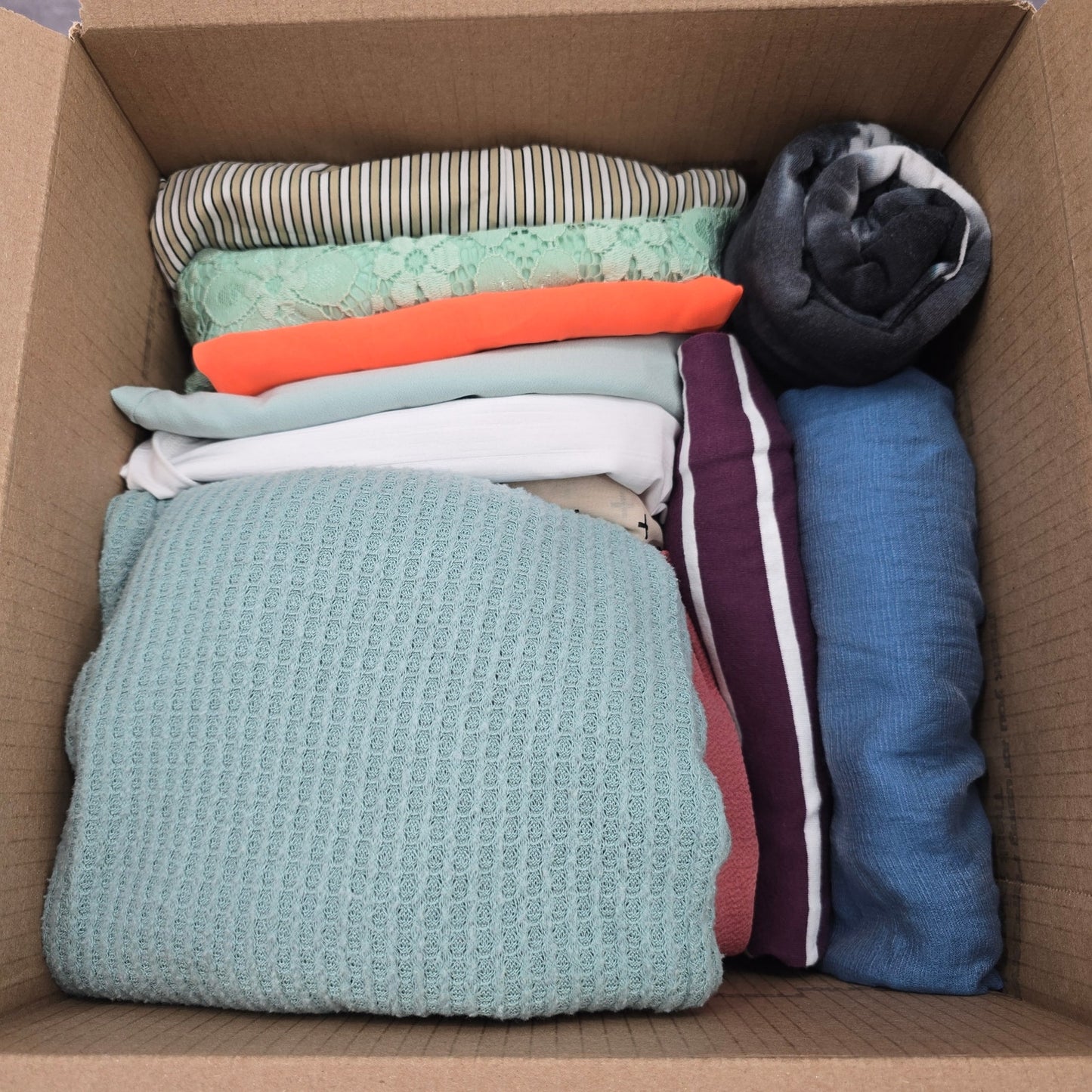 Lot of 16 Womens Tops Sweaters Tanks Random Mixed Bundle of 16 S Small