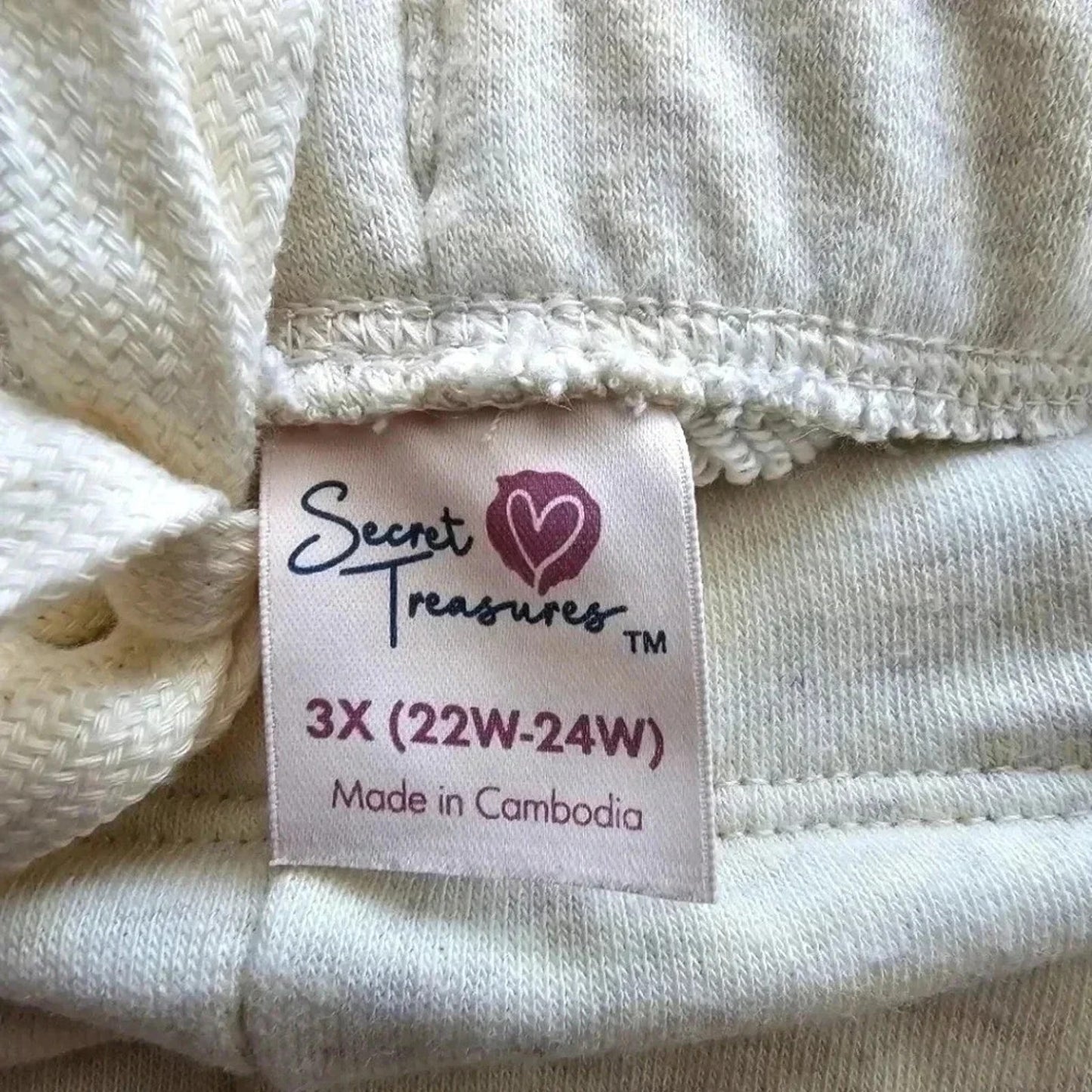 Secret Treasures Cream White Shorts Pullon Drawstring Pants NWT Plus 3XL 22W-24W