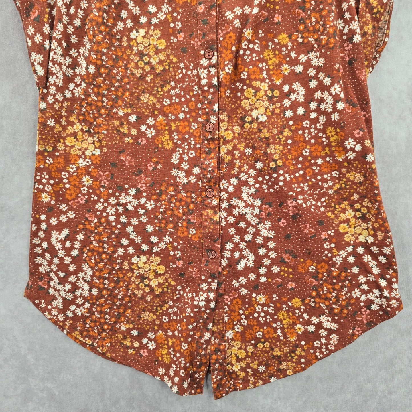059. No Boundaries Brown Floral Crisscross Short Sleeve Button Down Top Small