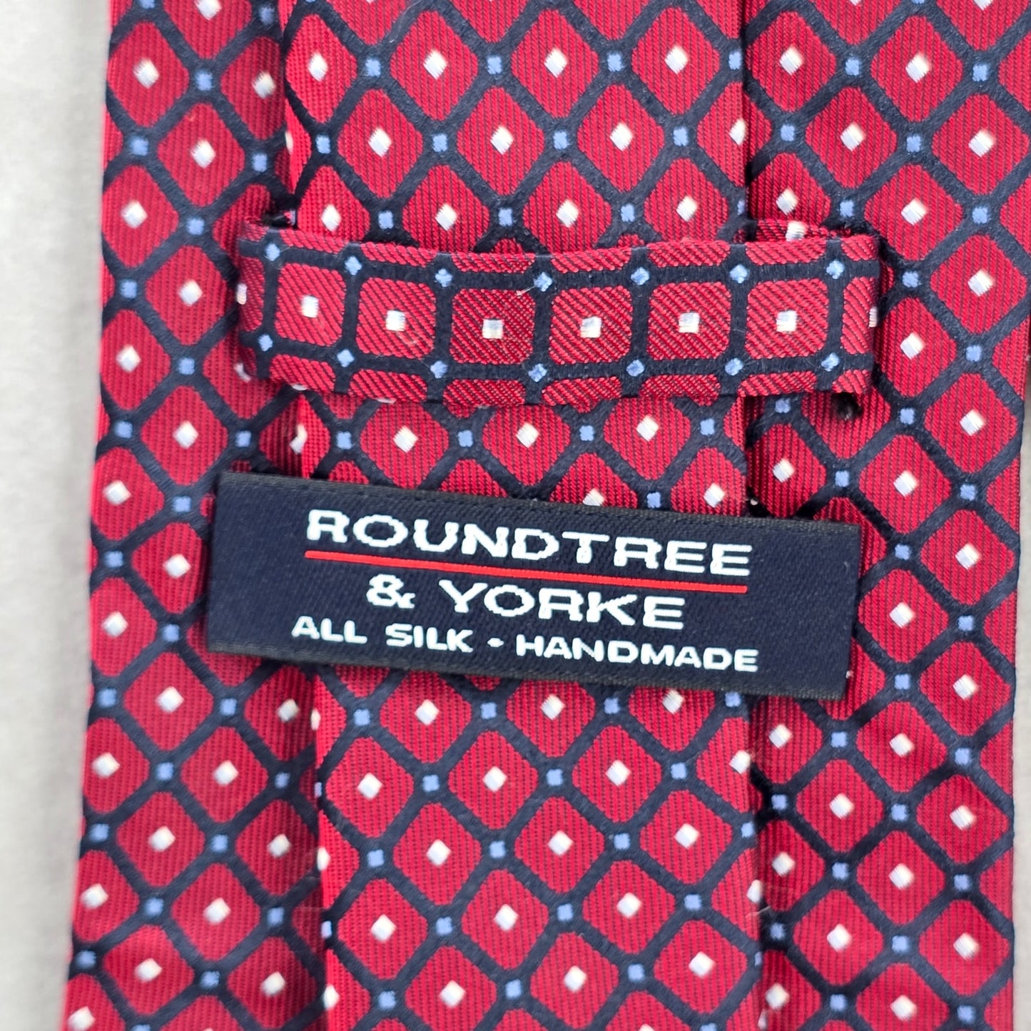 Roundtree & Yorke Red Blue Geometric Dot All Silk Handmade Men's Neck Tie