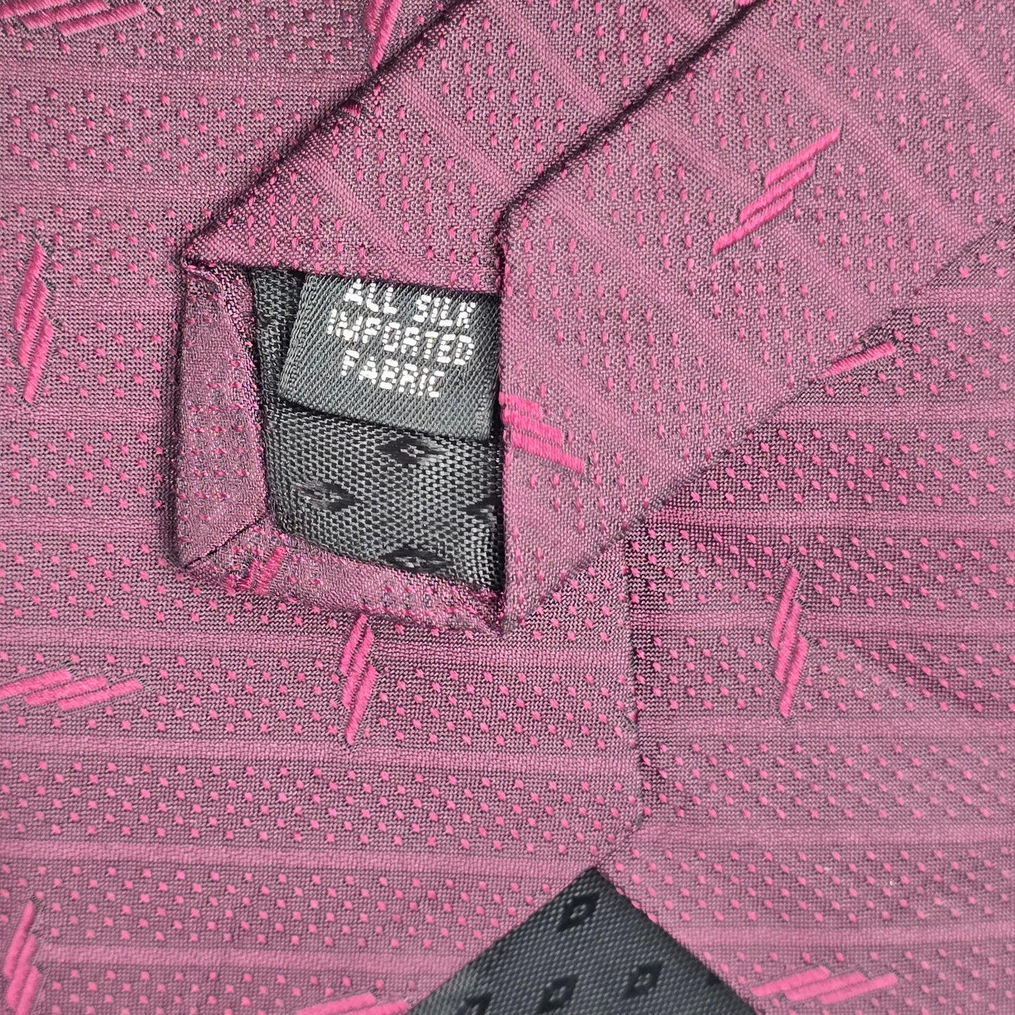 Kenneth Cole New York Burgundy Maroon Stripe Geometric Silk Men's Neck Tie NWOT