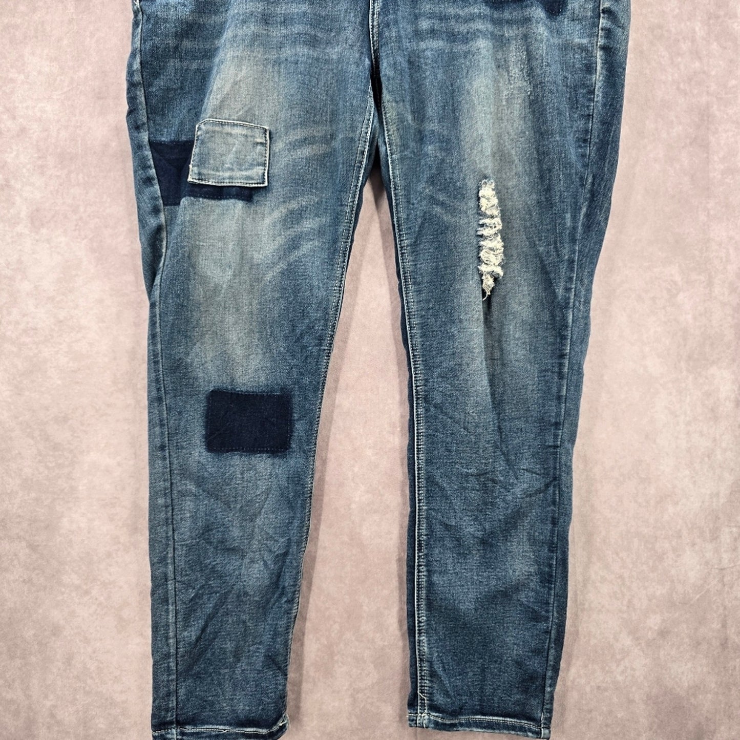 062. Almost Famous Blue Patch Stretch Skinny Taper Denim Pants Jean 18