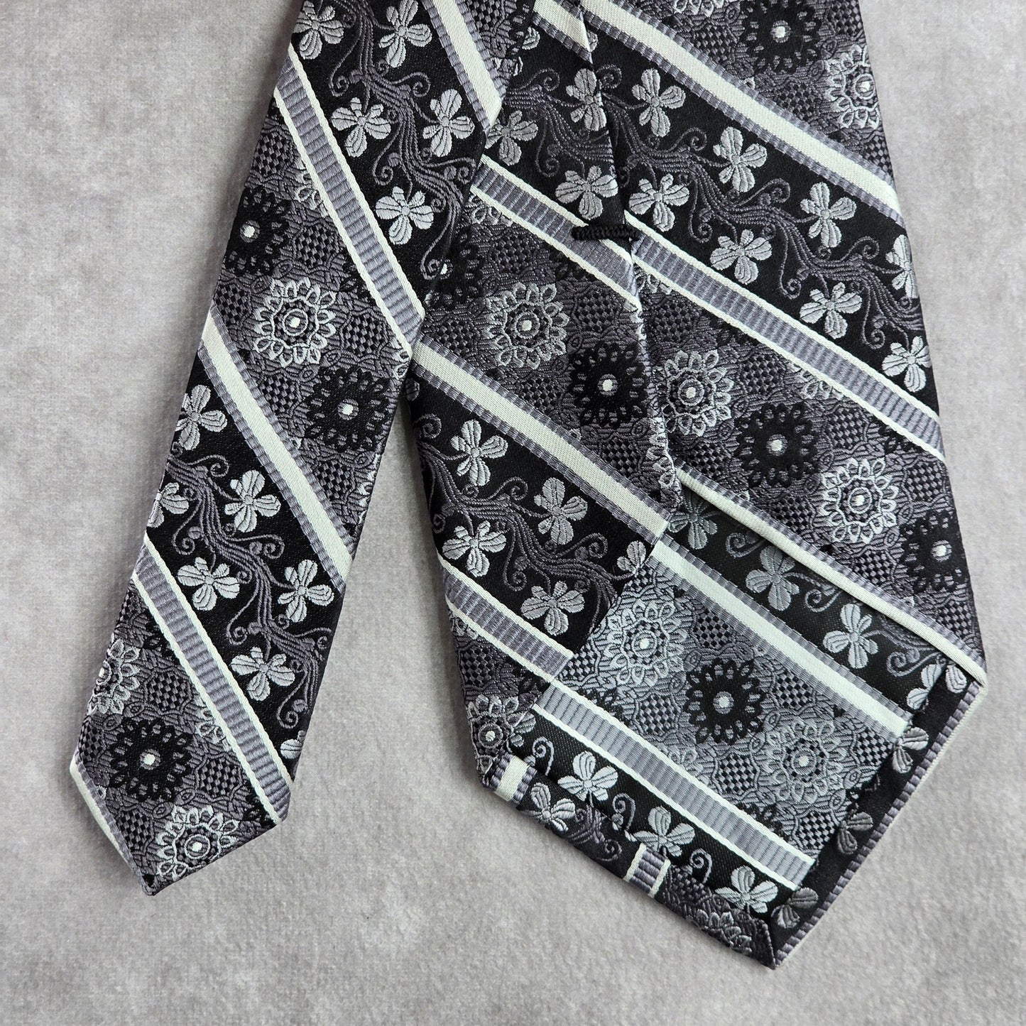 Beau Brummel Black Silver Gray Floral Stripe Silk Executive Neck Tie Men's