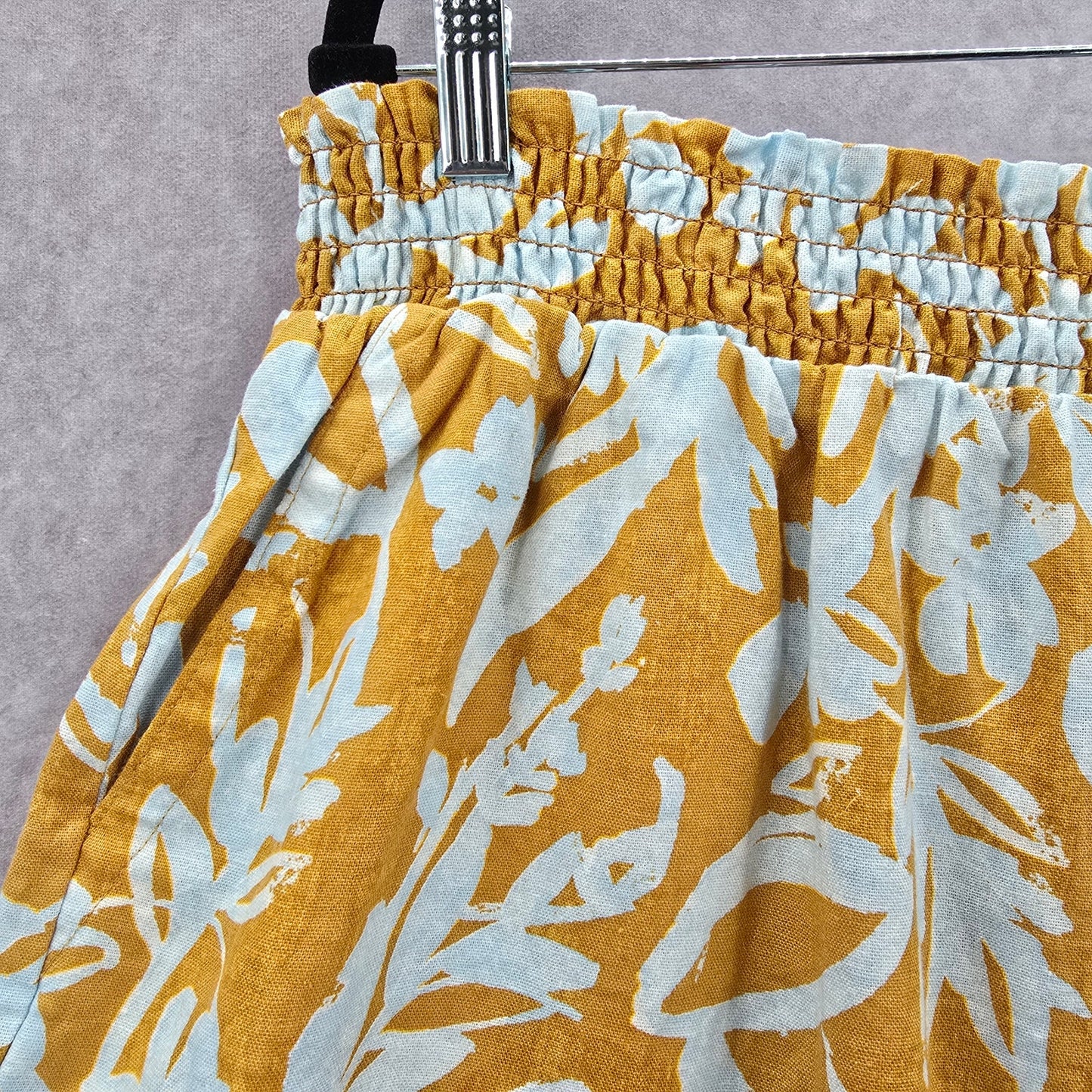 Ava & Viv Yellow White Linen Pull Up Shorts Plus 2X