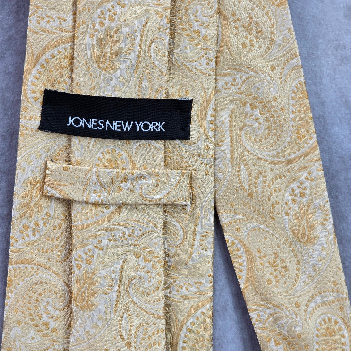 Jones New York Yellow Gold White Floral Paisley 100% Silk Men's Neck Tie NWOT