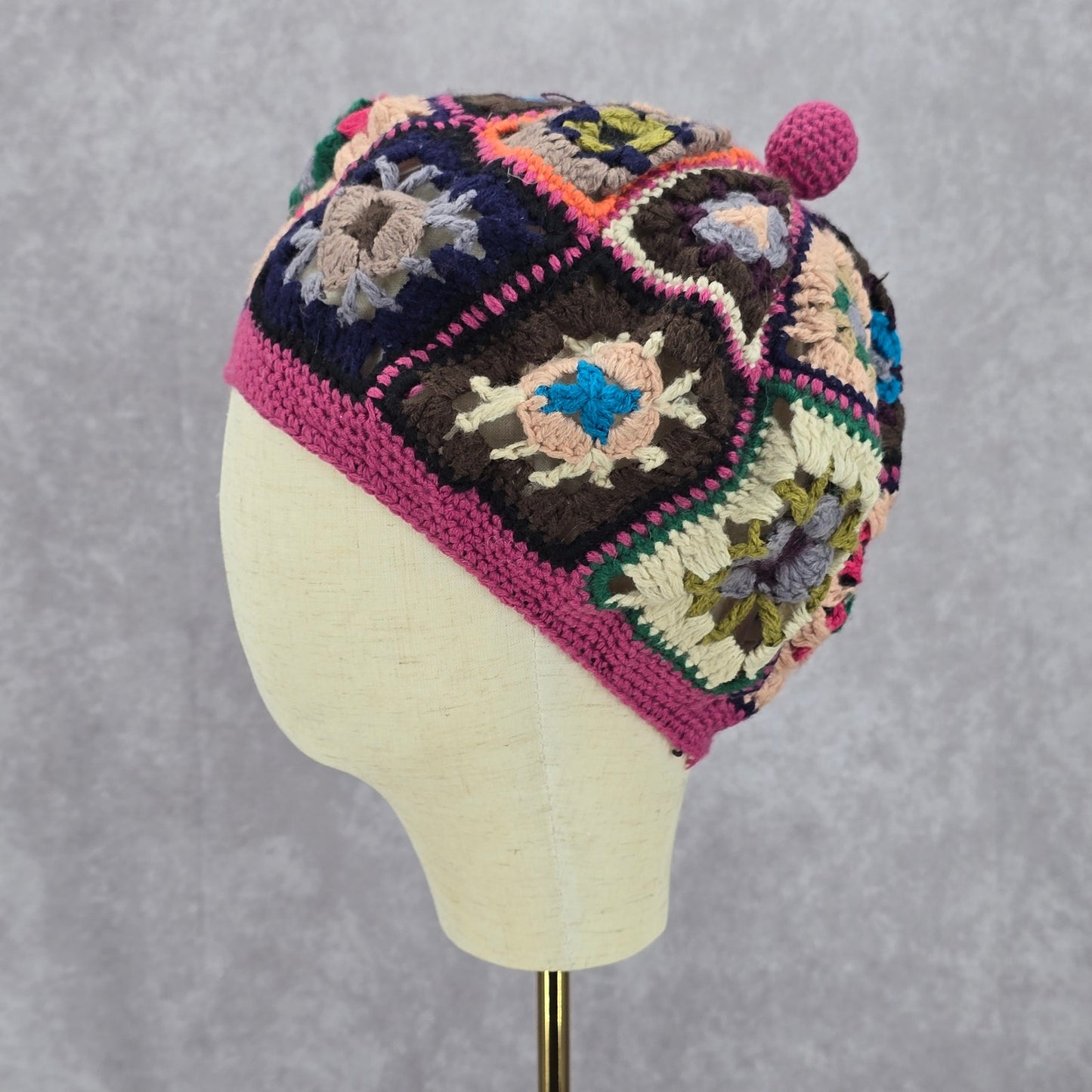 Mossimo Floral Crochet Knit Beret Beanie Vintage Y2K Bucket Cottage Pom Pom Hat