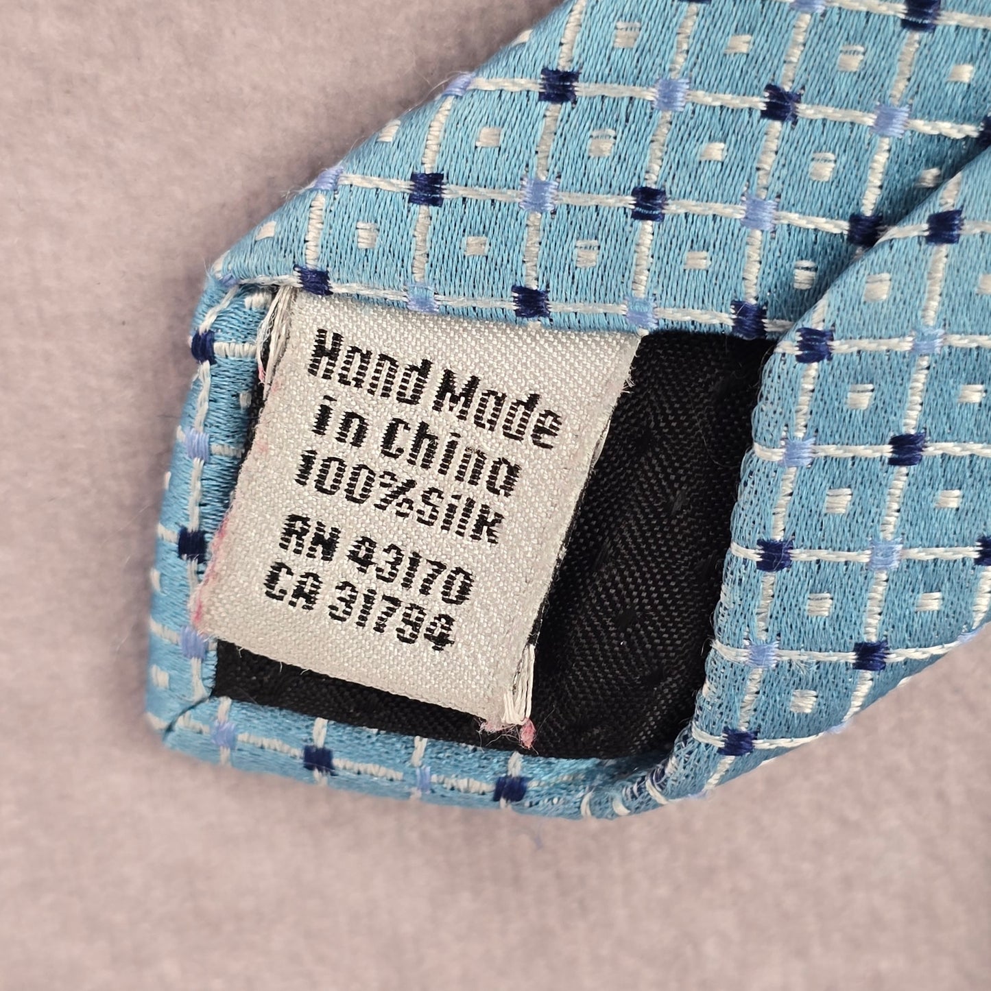 Geoffrey Beene Blue Polka Dot Diamond Geometric 100% Silk Men's Neck Tie