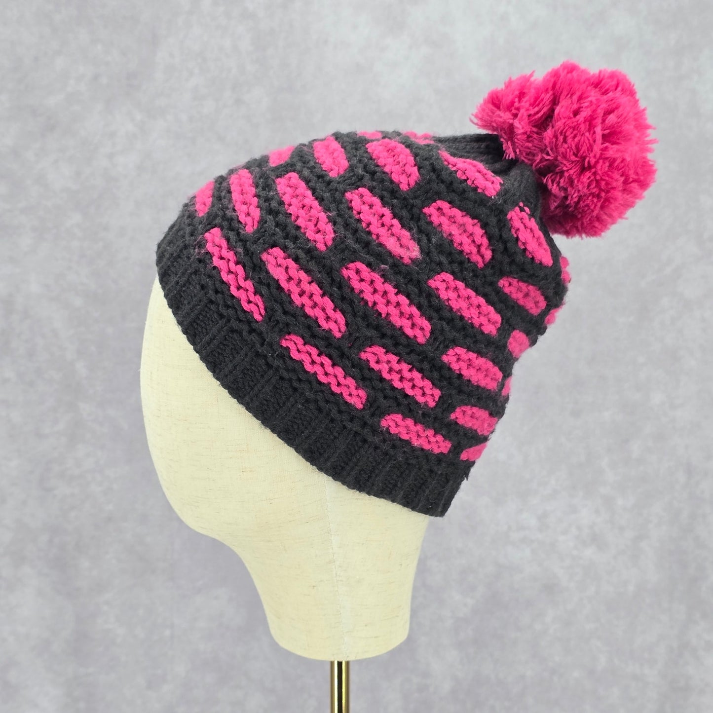 Vintage Y2K Cable Knit Black Purple Chunky Pom Pom Funky Beanie Hat
