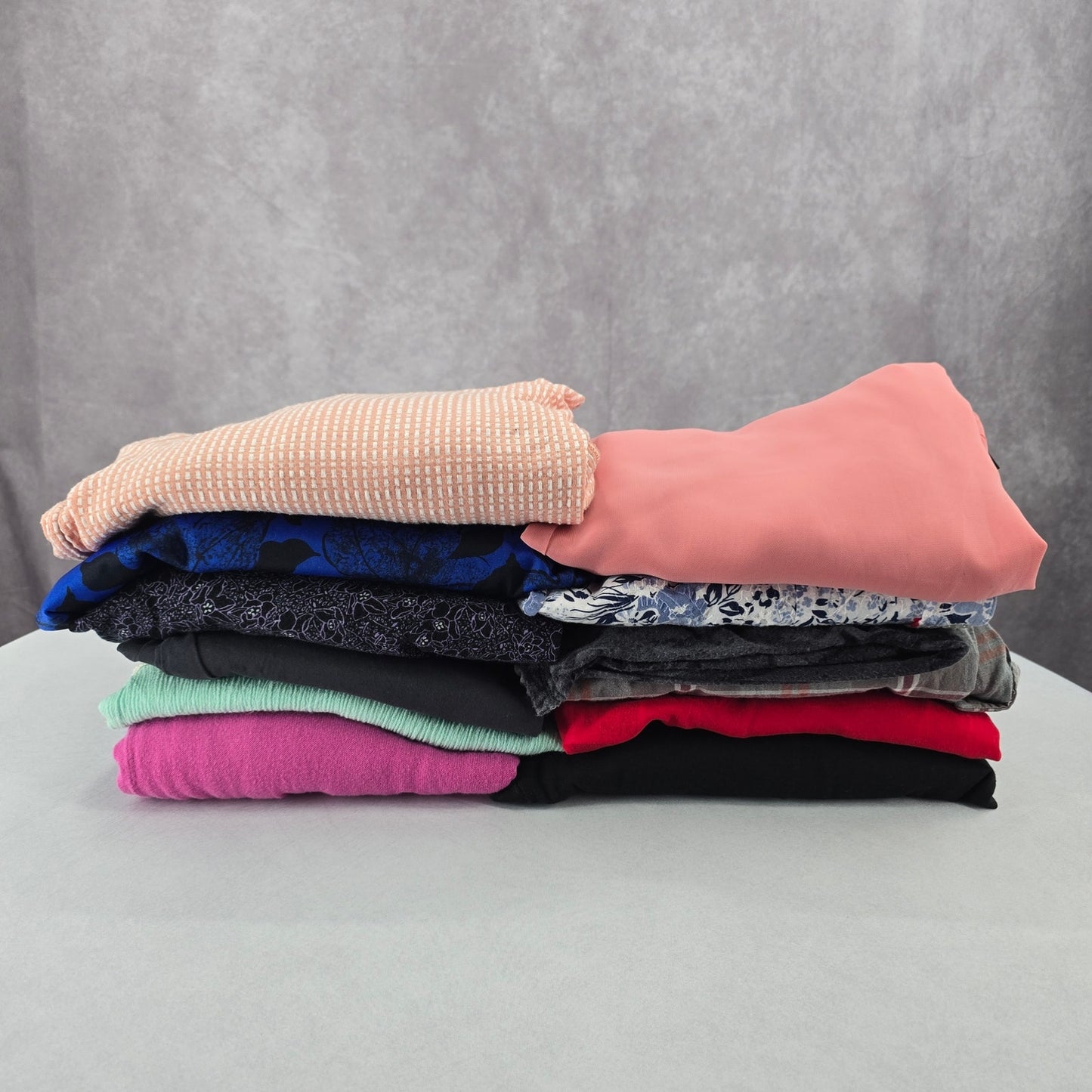 12 Womens Tops Sweaters Random Mixed Lot Bundle of 12 M Medium