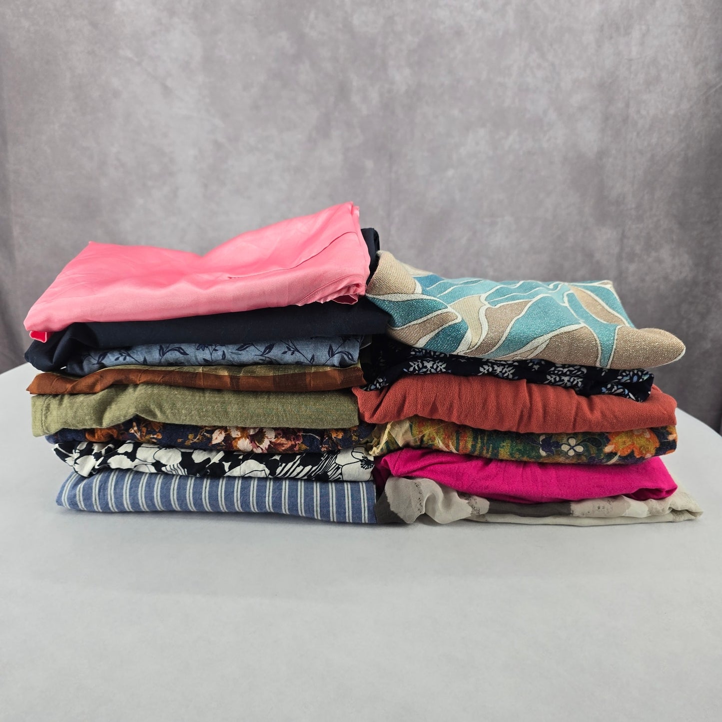 14 Womens Tops Sweaters Tanks Random Mixed Lot Bundle of 14 M Medium