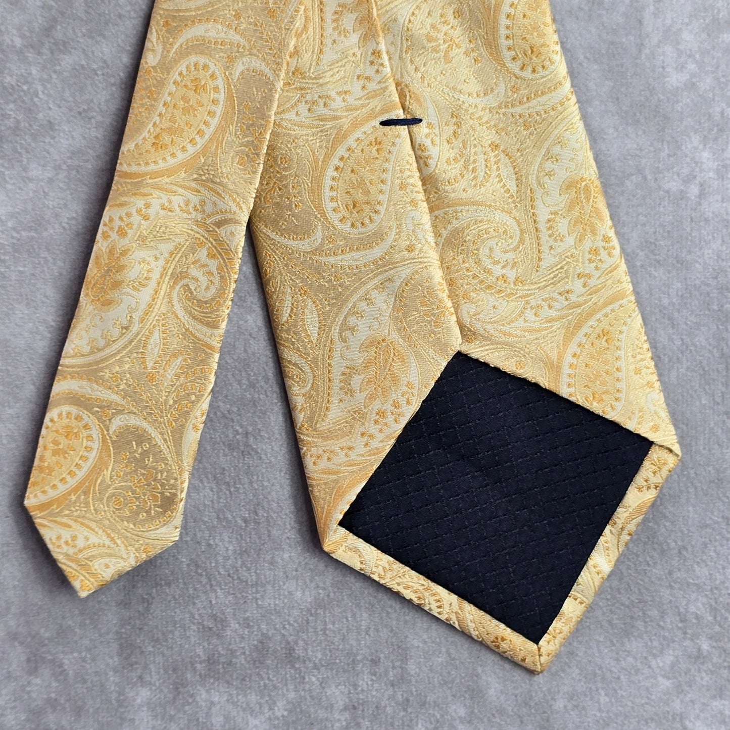 Jones New York Yellow Gold White Floral Paisley 100% Silk Men's Neck Tie NWOT