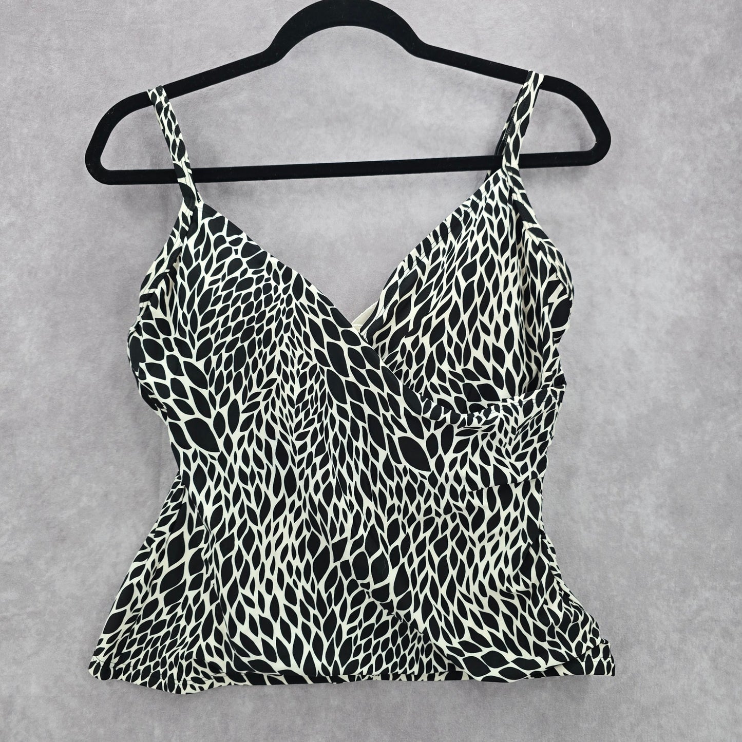 045. St John's Bay Black Floral Tank Top Padded Tankini Swimwear 12 Large