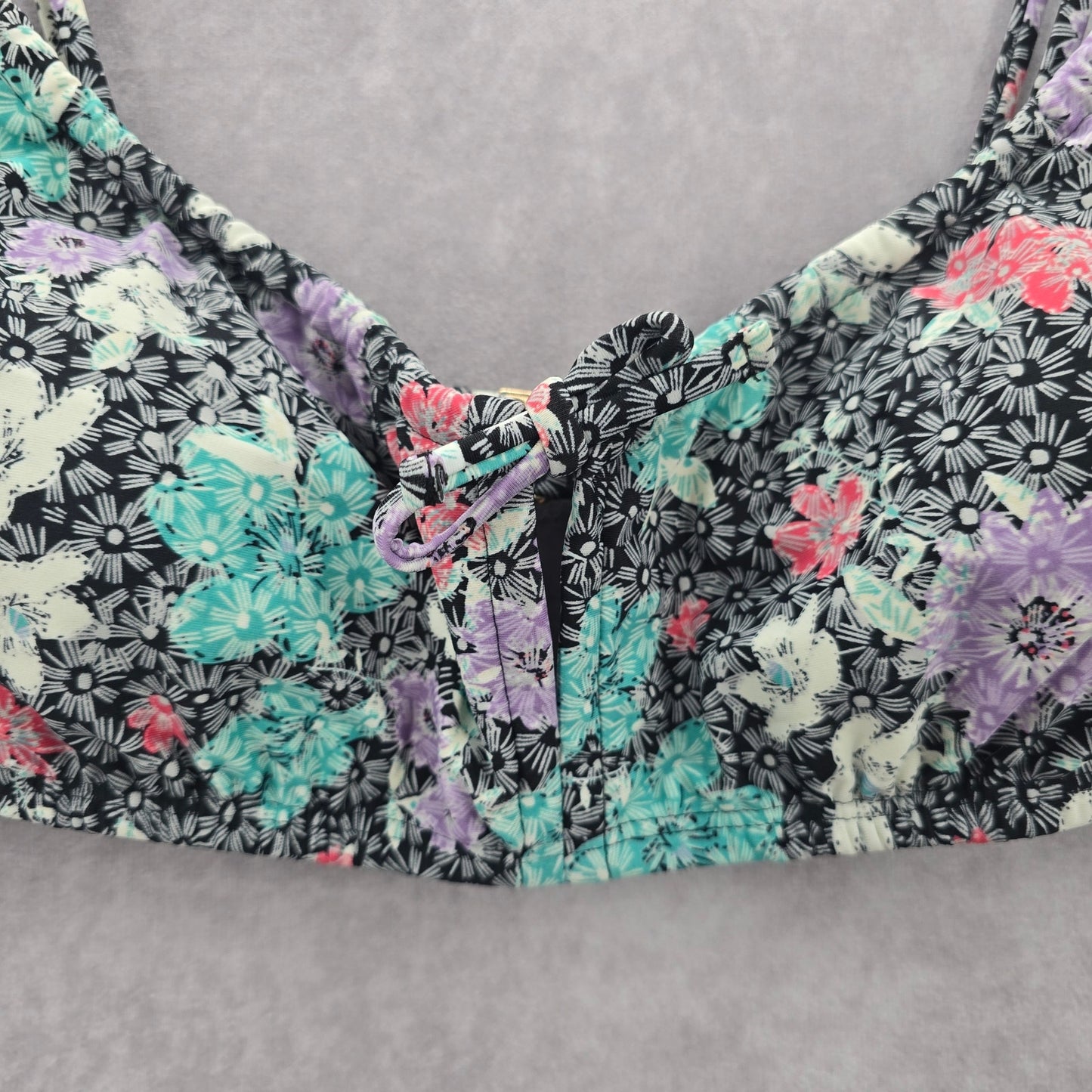 Time and Tru Black Floral Padded Adjustable Strap Bikini Top Swimwear Small