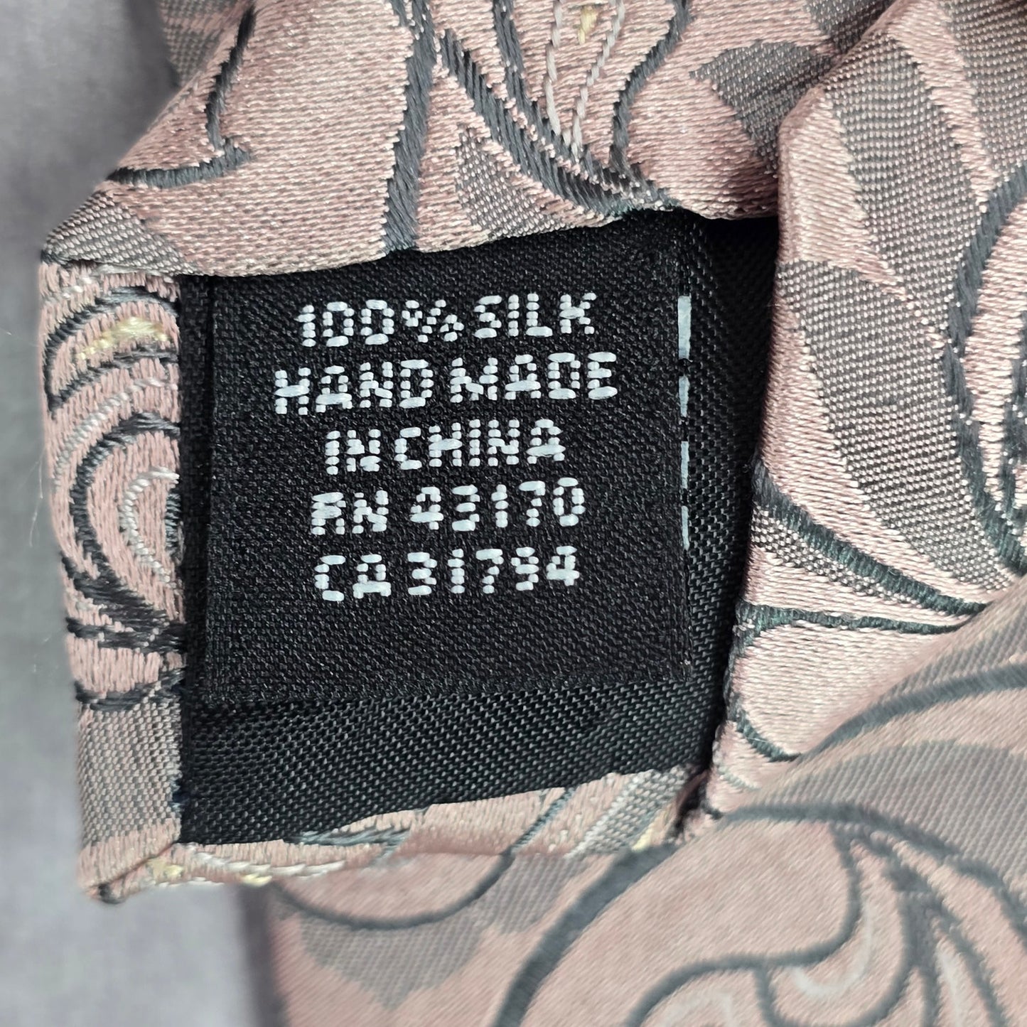 Alfani Pink Gray Floral Paisley Executive Corporate 100% Silk Men's Neck Tie