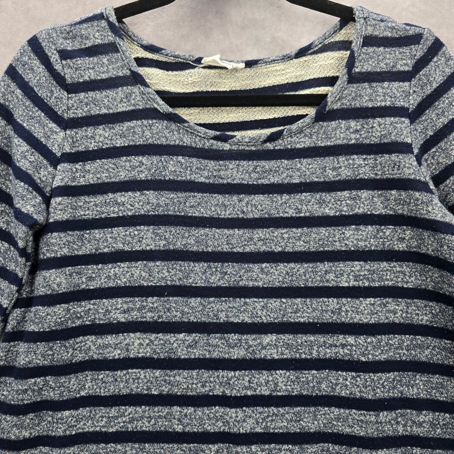 058. Fantastic Fawn Blue Gray Stripe Long Sleeve Sweater Top Small