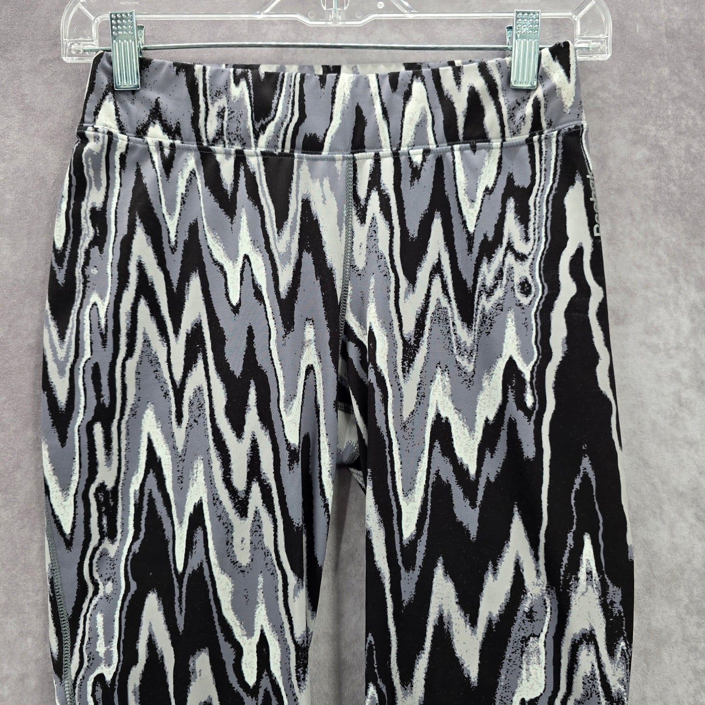 Reebok Black Gray Print Cropped capri Athletic Pants Bottoms Leggings S Small