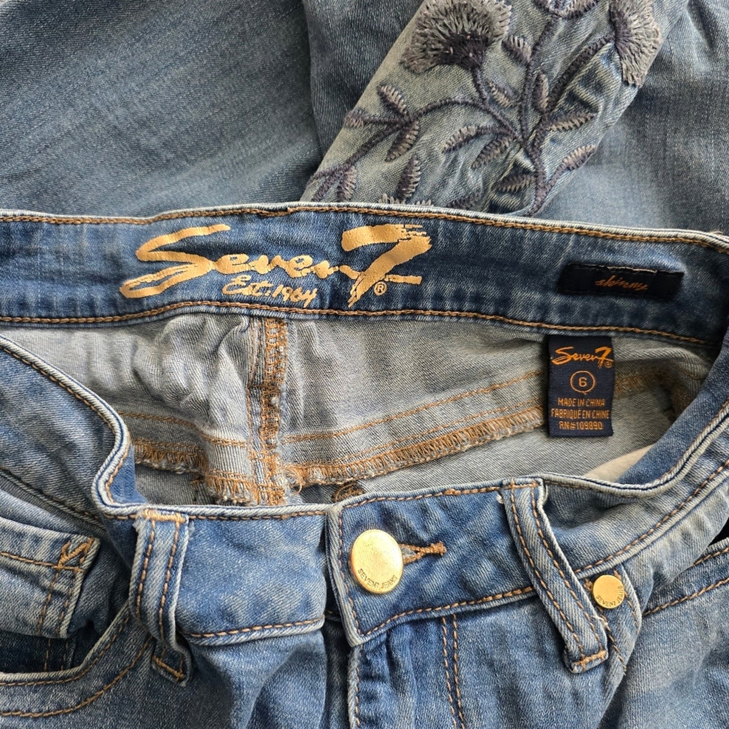 129. Seven7 Blue Embroidered Floral Straight Tapered Denim Pants Jeans 6