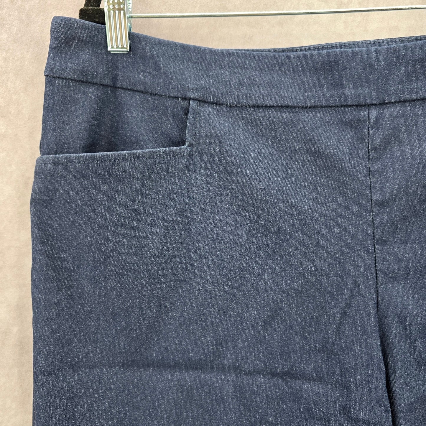 Time and Tru Blue Stretch Pullon Bermuda Pants Shorts Plus XL Extra Large 16 18