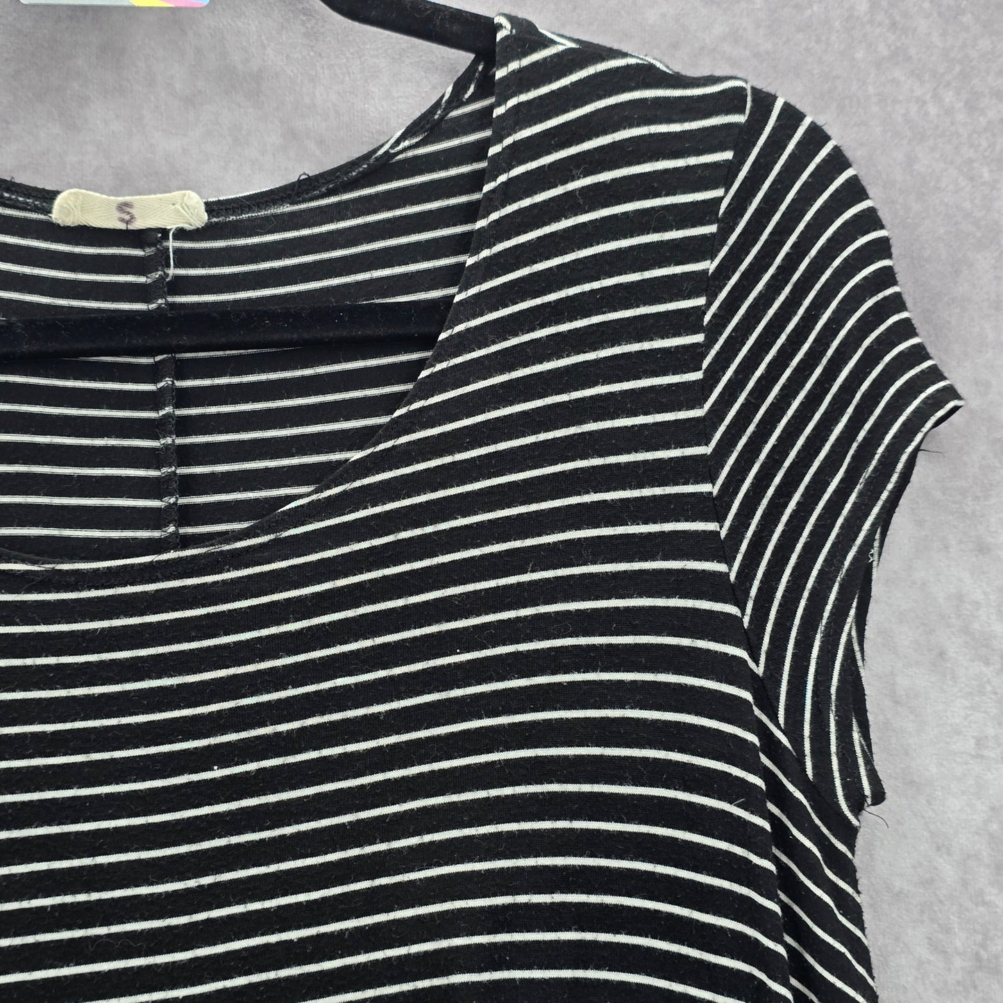 060. Black White Striped Stretchy Flare Short Sleeve Knee Length Dress Small