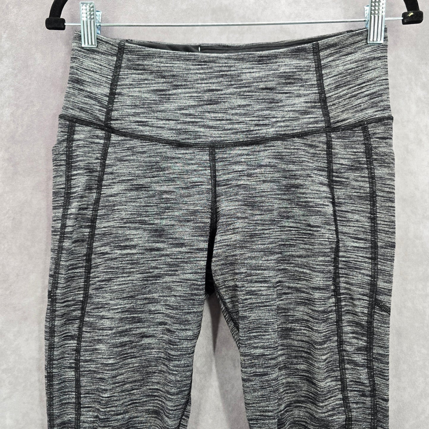 Victoria's Secrets Sport Gray Stripe Leggings Crop Capri Active Stretch M Medium