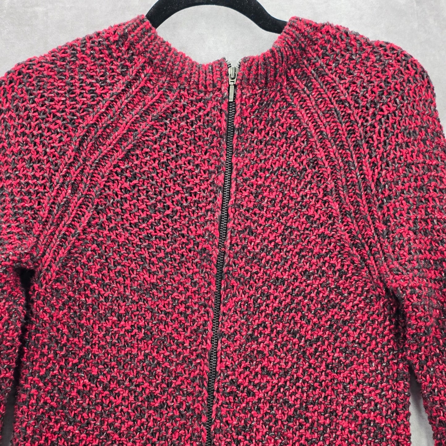 Tart Red Black Long Sleeve Zipper Back Pullover Knit Sweater Cardigan Small