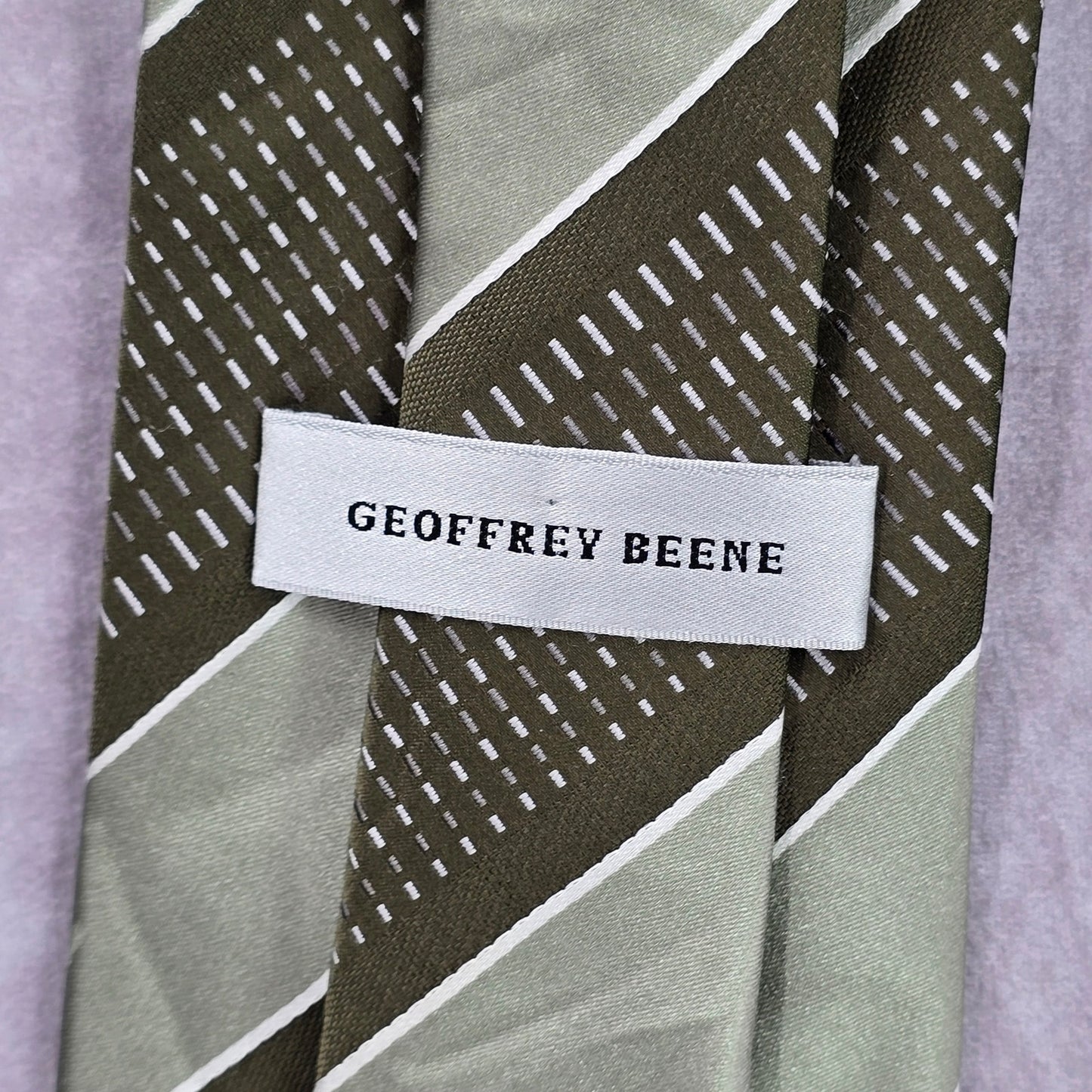 Geoffrey Beene Green White Stripe Geometric 100% Silk Men's Neck Tie